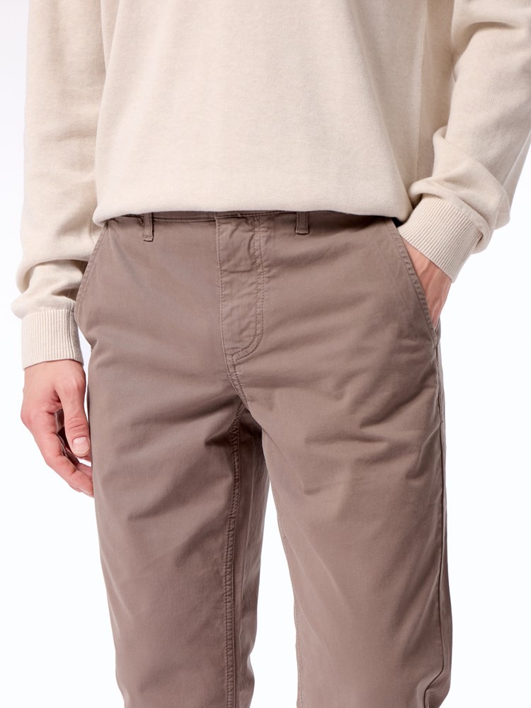 Regular chino str. twill Regular chino str. twill APR Morel 35.jpg_Front||Front