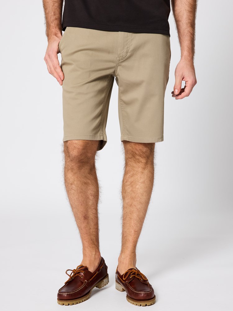 Slim soft bermuda Slim soft bermuda beige 5_Slim soft bermuda AEI.jpg_
