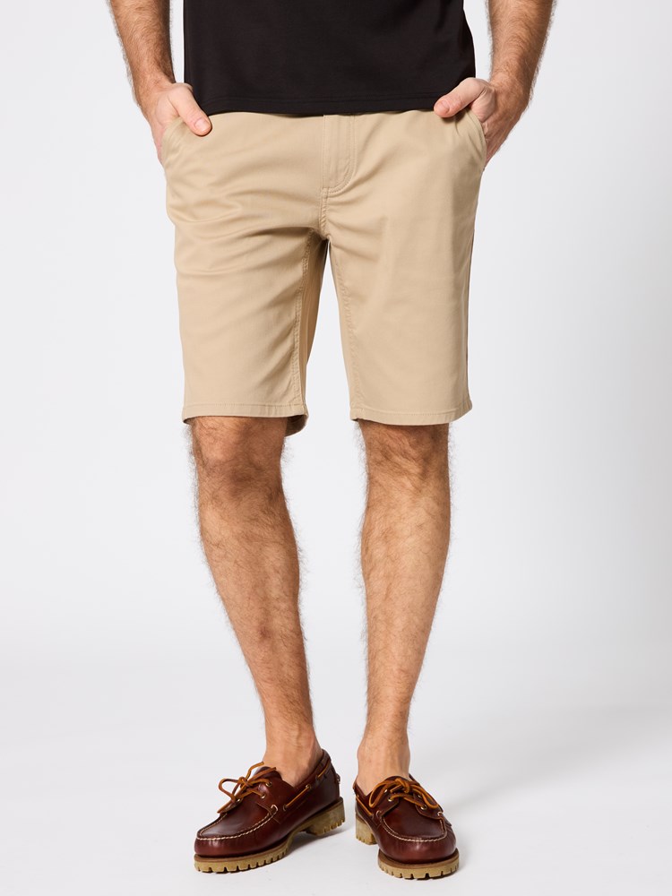Slim soft bermuda Slim soft bermuda darker beige 5_Slim soft bermuda ADO.jpg_