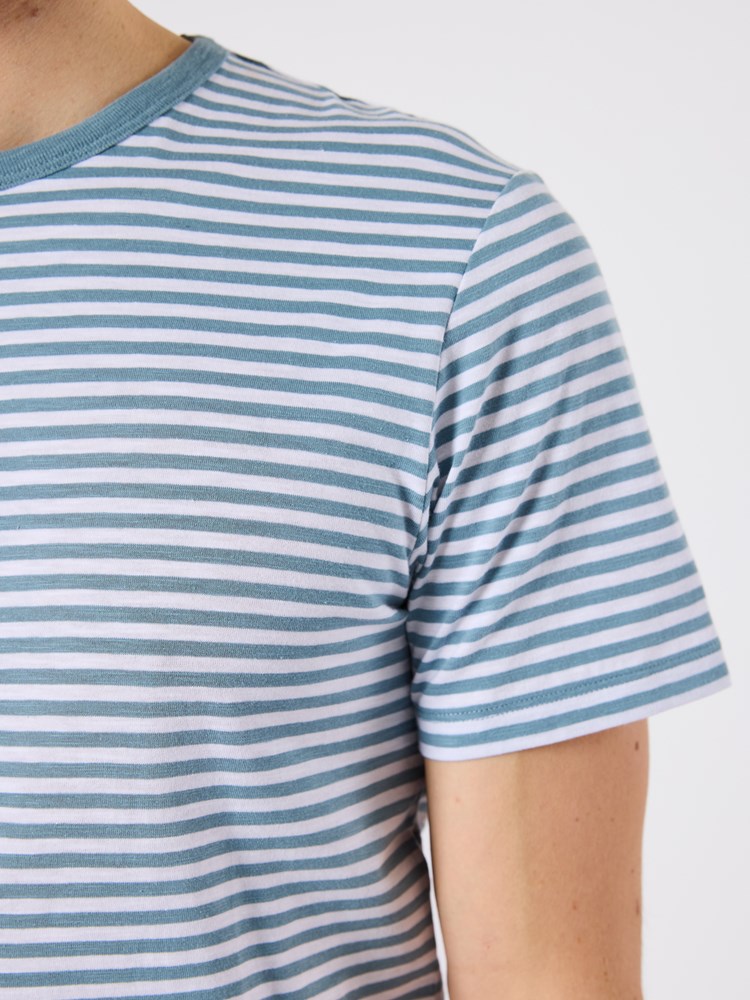 Slub striped t-shirt Slub stripe blå 64_Slub striped t-shirt ECR.jpg_
