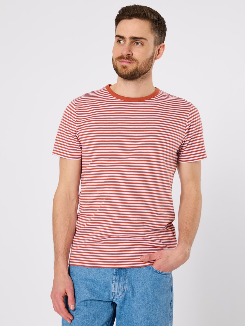 7510145 AHV Slub stripe rød 18_AHV_Slub striped t-shirt AHV.jpg_