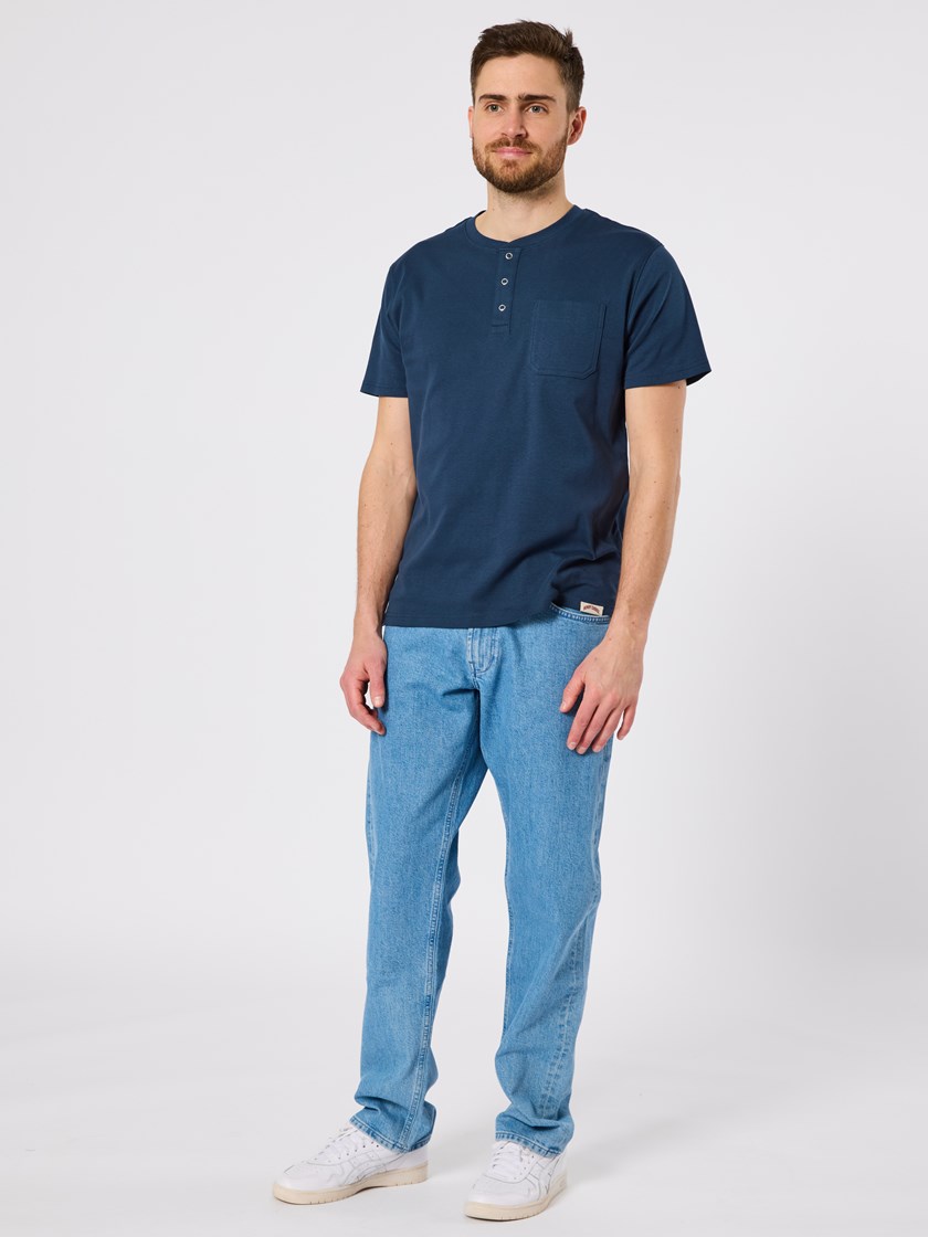 7511184 EHI Stone shortseleeve grandad blå 13_Stone shortsleeve grandad EHI.jpg_
